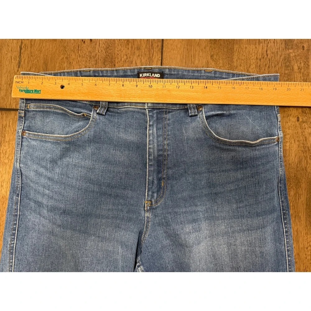 Kirkland Signature Mens Blue Straight Leg Jeans 38x30 Medium Wash Denim Pants